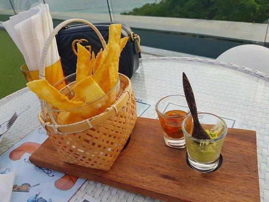 Nook-Dee 360 Degree Rooftop Sky Bar